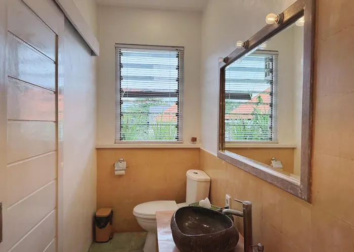 House Apartment's And Legian